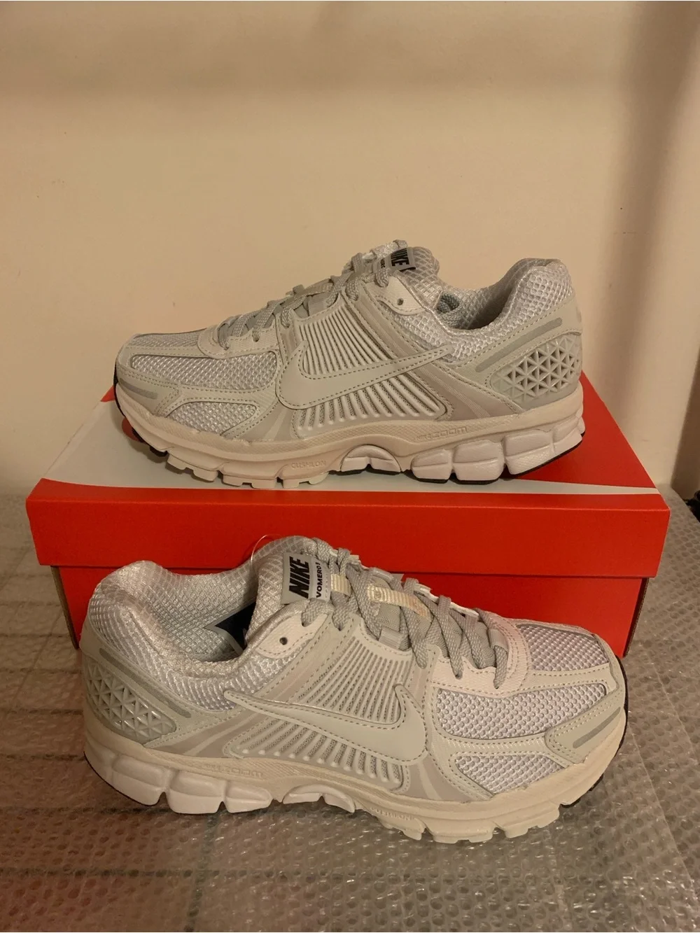 Nike Women's Air Zoom Vomero 5 White Vast Grey FQ7079-100 - Women’s Size 8